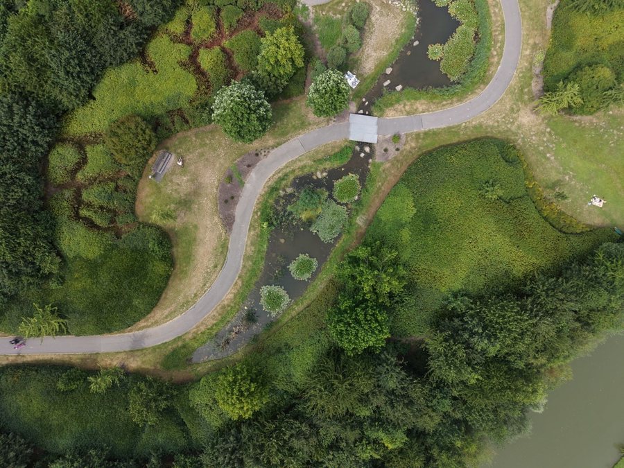 Luchtfoto van een park, gemaakt met de drone